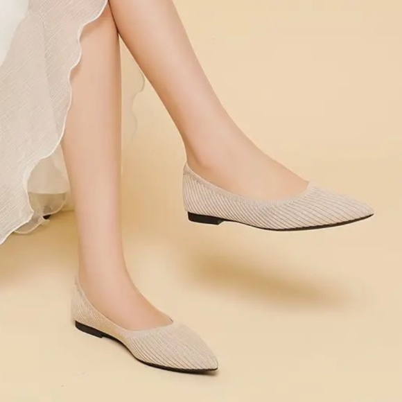 Comfortable Knit Slip-On Dress Shoes Pointed Toe Flats Sz 8.5 - Picture 2 of 7